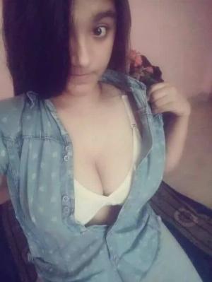 Young Cutie Topless Desi_11.jpg